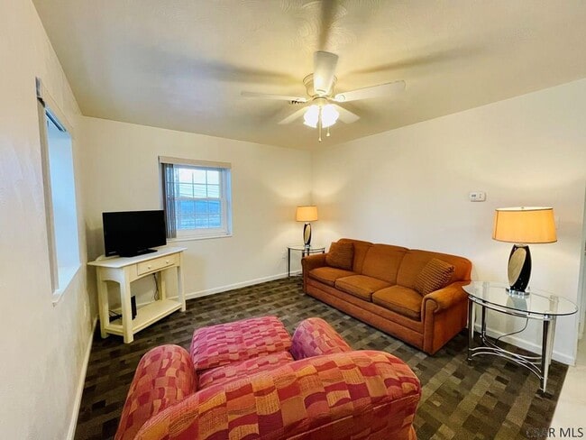 Building Photo - 913 Old Scalp Ave