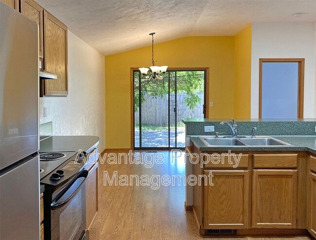 Building Photo - 1138 NE Conser Pl