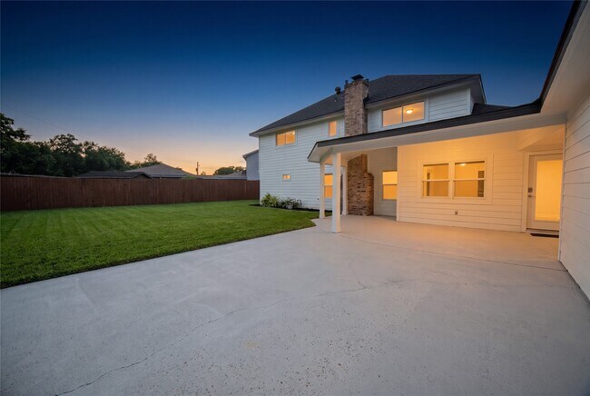 Building Photo - 4815 Caris St