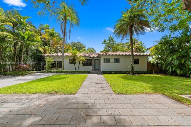 Building Photo - 7831 SW 54th Ct