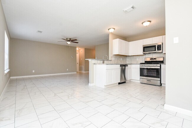 Building Photo - 7818 Summer Pl Dr