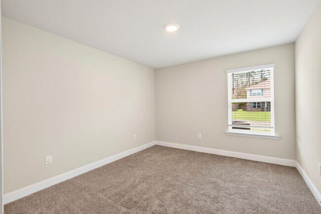 Building Photo - 6550 Eastland Cir