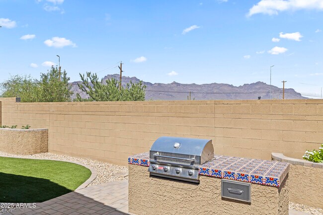 Building Photo - 2603 S Barks Canyon Trail