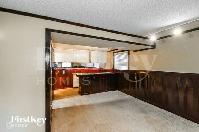 Building Photo - 6811 Abelia Hill Cove