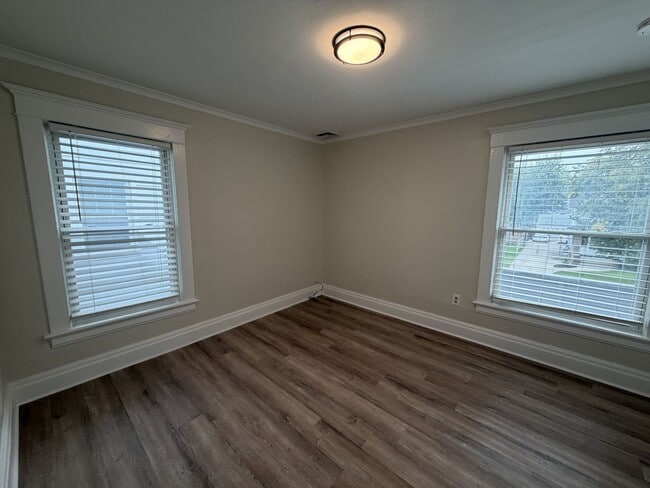 Building Photo - 4417 Eastway St