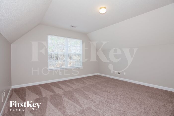 Building Photo - 634 Longacre Dr