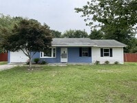 Building Photo - Beautifully renovated home in Newport, NC!