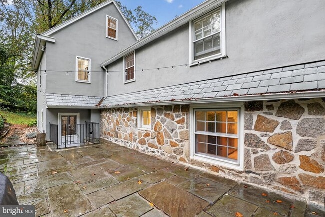 Building Photo - 829 Bryn Mawr Ave