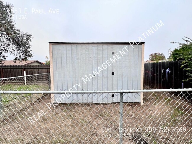 Building Photo - 1653 E Paul Ave