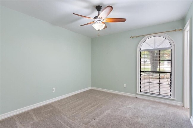 Building Photo - 109 White Sands Dr