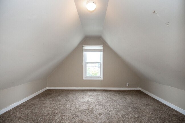Building Photo - 1432 W 110th St