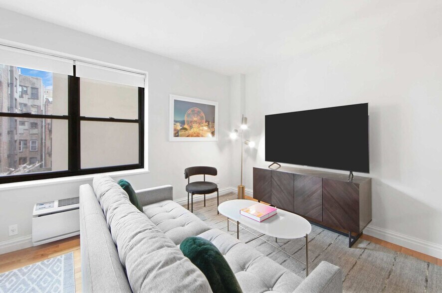 Primary Photo - 10 Downing St