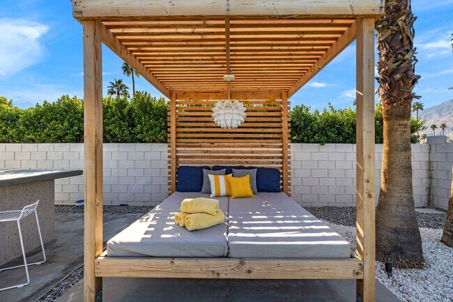 Building Photo - Casa del Sol- Modern Paradise w/ Pool and Casita (Monthly Only - No Long Term)