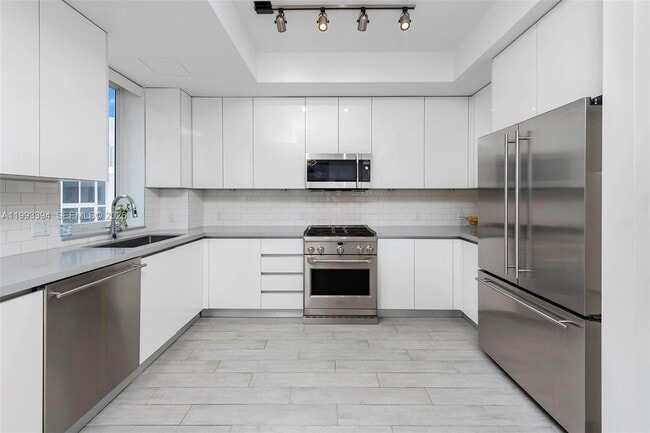 Building Photo - 41 N Shore Dr