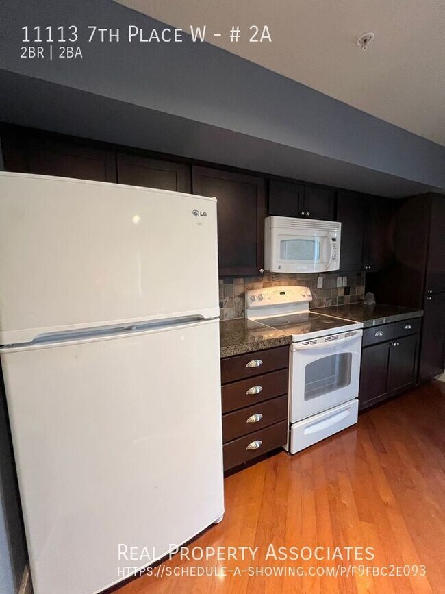 Building Photo - Everett Townhome Condo - 2 Bedroom/2 Bath