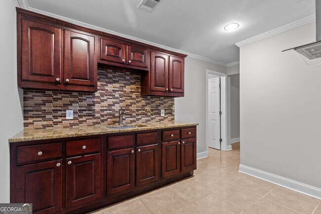 Building Photo - 2315 Hiawassee Dr NW