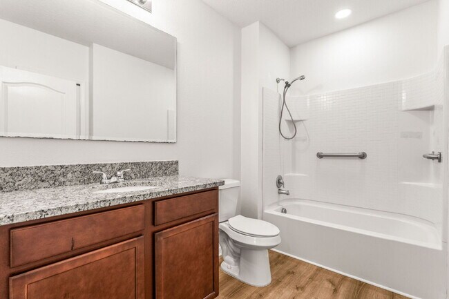 Building Photo - Charming 3 Bed, 2 Bath with Scenic Views i...