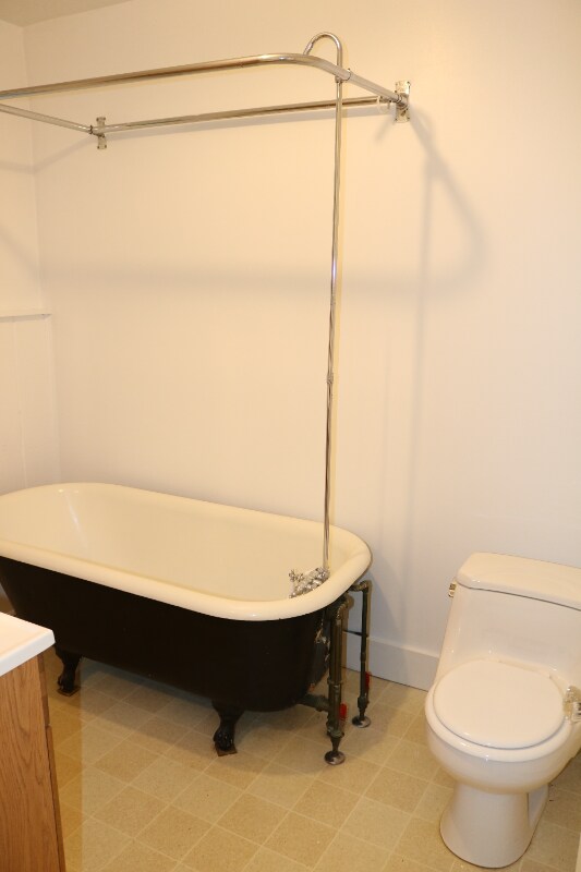 Building Photo - 241 Elm St