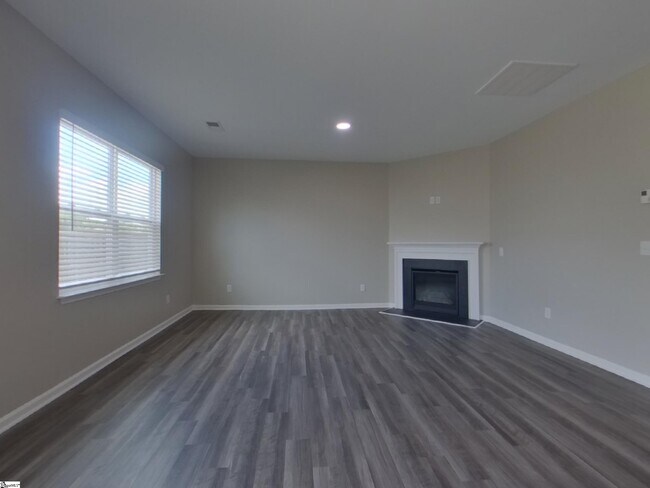 Building Photo - 210 Sweetgrass Ln