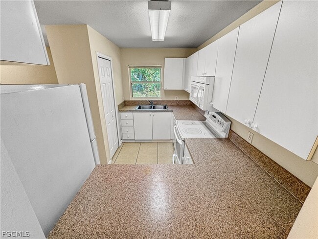 Building Photo - 1321 SE 8th Ave