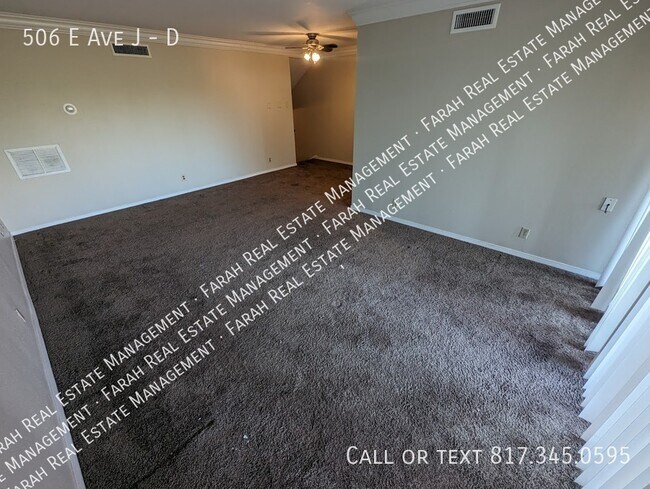 Building Photo - 506 E Avenue J