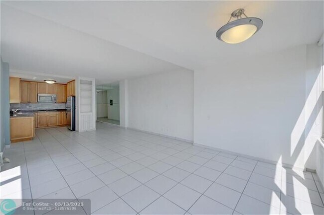 Building Photo - 345 N Fort Lauderdale Beach Blvd