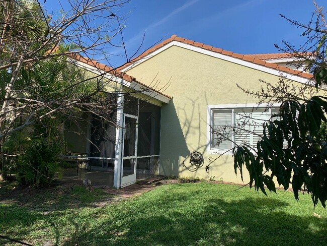 Building Photo - 3865 NW Deer Oak Dr