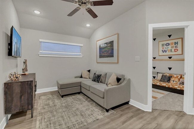 Building Photo - 21015 Bay Vlg Dr