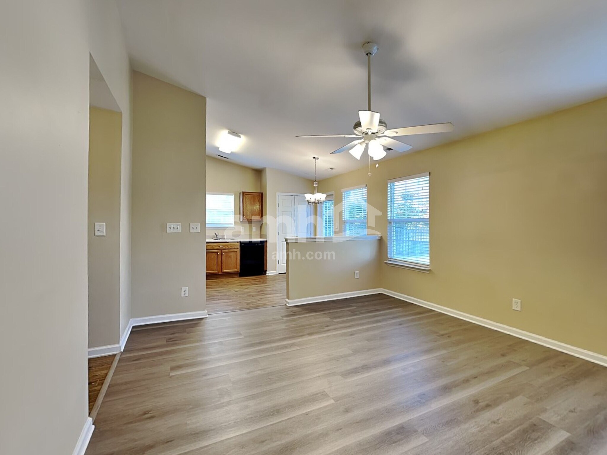 Building Photo - 229 N Weststone Blvd