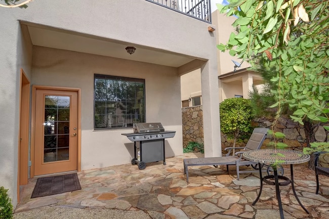 Building Photo - 4310 Capistrano Ave