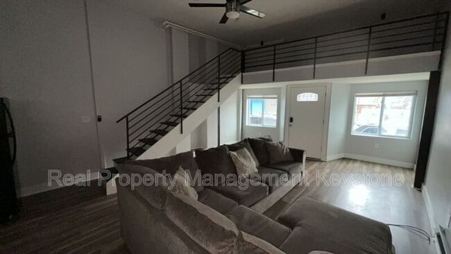 Building Photo - 1245 Chartiers Ave
