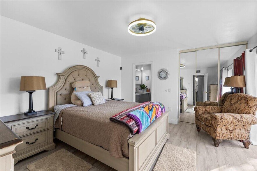 Building Photo - 2704 27th Way