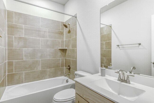 Building Photo - 315 Garner Dr