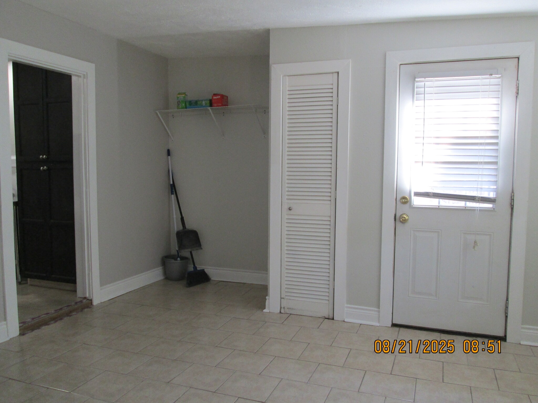 sunroom/laundy - 700 Sunset Ter