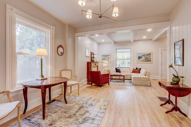 Building Photo - 2105 S Fillmore St