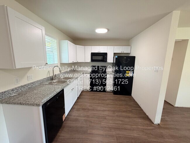 Building Photo - 4 N Atlantic St