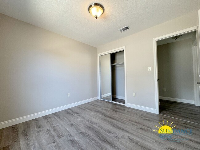 Building Photo - 417 Village Ct NW
