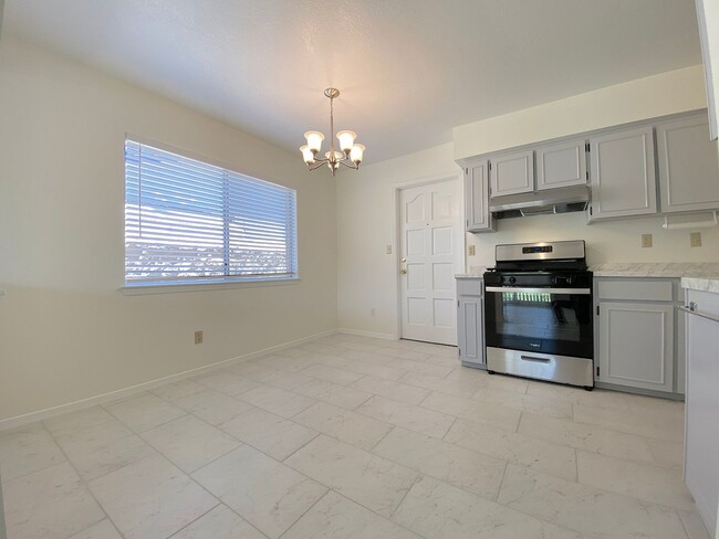 Building Photo - Northeast El Paso 3 Bed Refrig A/C
