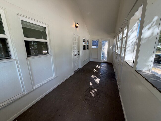 Building Photo - 1208 S Florence Pl