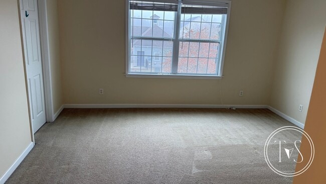 Building Photo - RATE DROP ALERT! (was $2100/month)