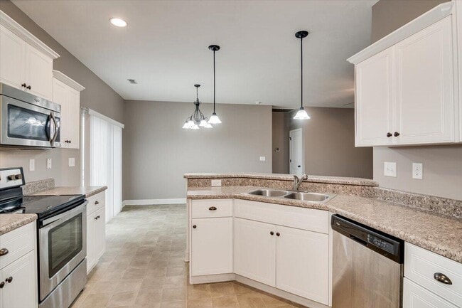 Building Photo - 2020 Fern Crest Ln