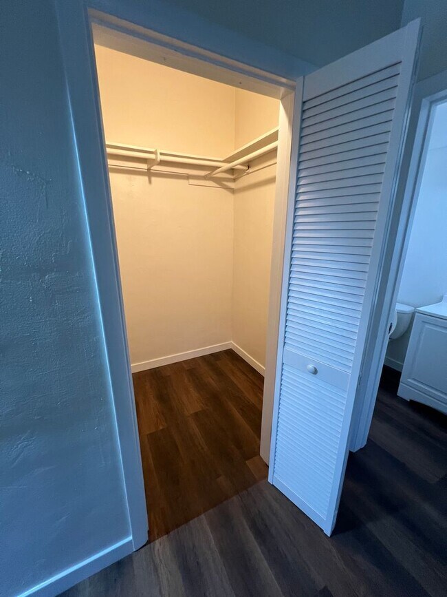 Building Photo - 2753 Buena Vista Ave
