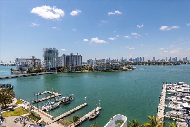 Building Photo - 1800 Sunset Harbour Dr