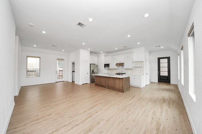 Building Photo - 15623 Red Panda Rd