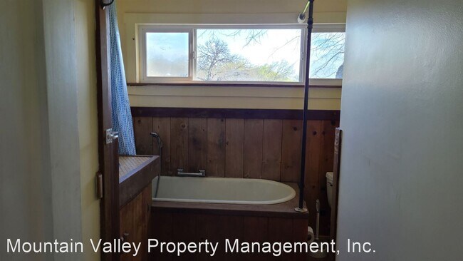 Building Photo - 3 br, 2 bath House - 12332 Silver Springs ...