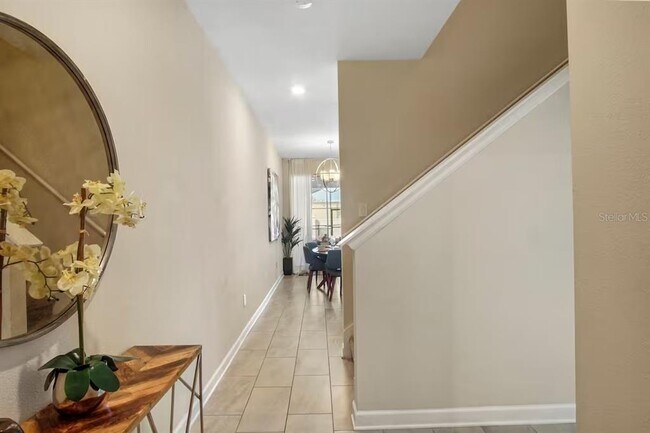 Building Photo - 4965 Windermere Ave