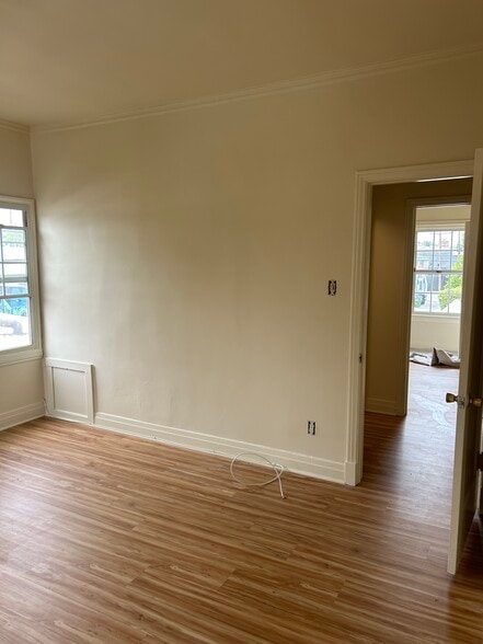 Building Photo - 640 N Vista St