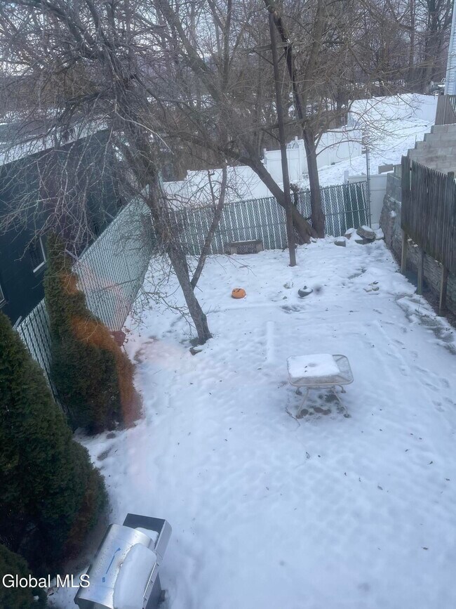 Building Photo - 2 Broadway