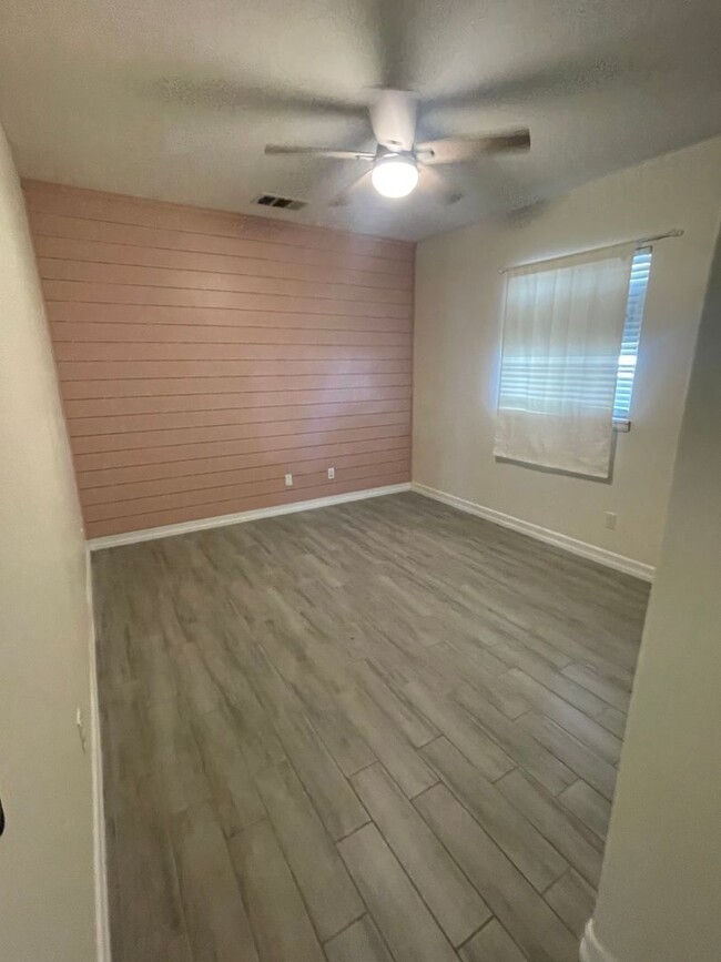 Building Photo - Coming Soon for Lease! 3 bedroom single st...