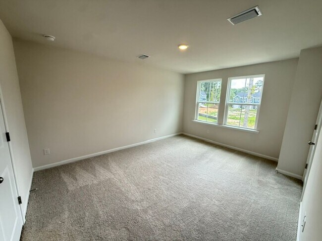 Building Photo - 463 Martins Creek Blvd